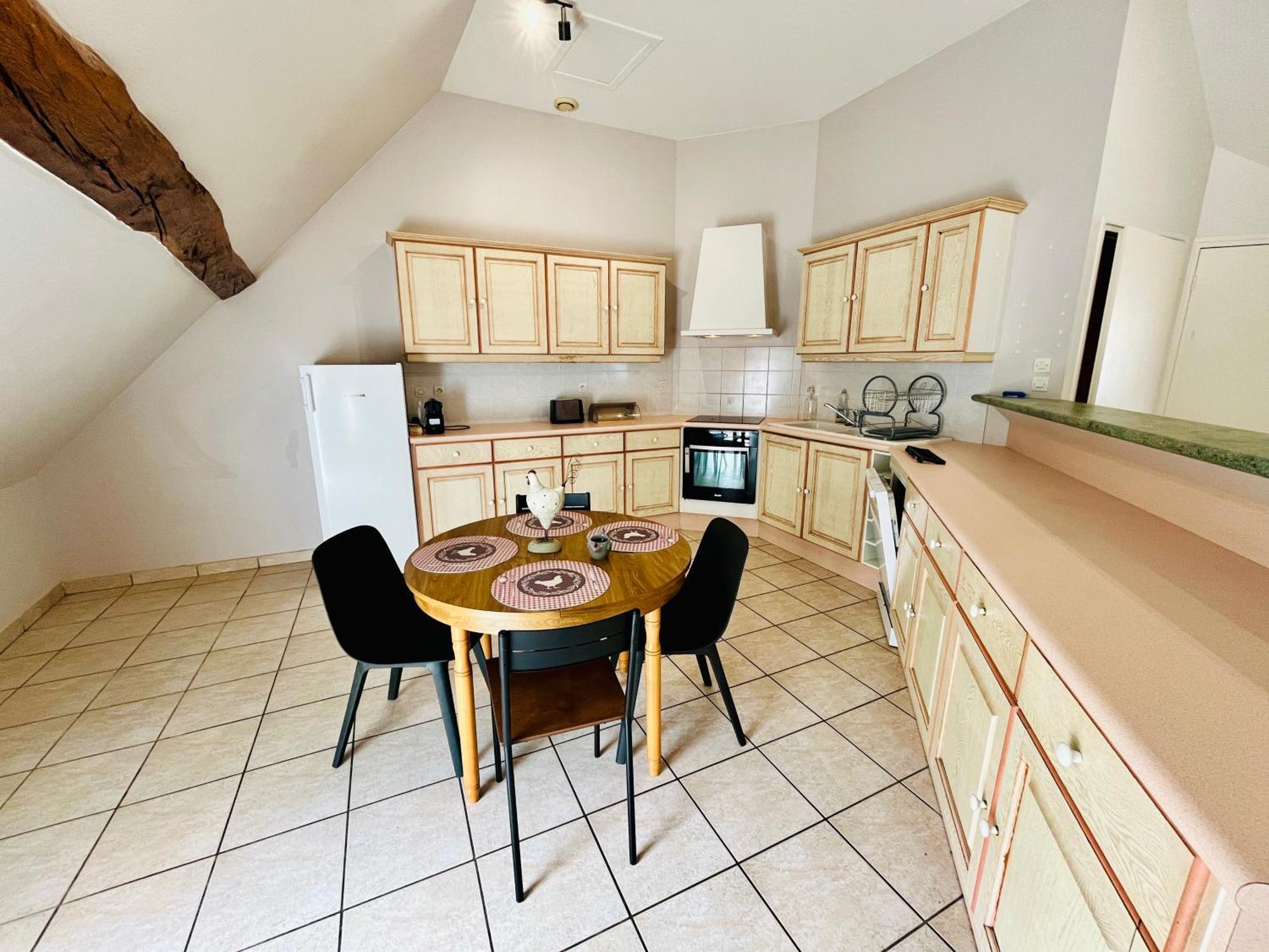 Centre-bourg, Calme, Familial, L'appart Du Clocher Apartment *